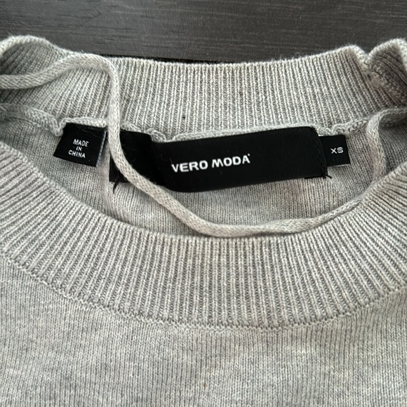 Grey bow tie sleeves - Picture 3 of 3